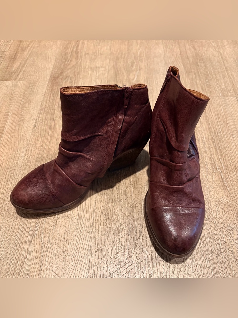 Sofft Burgundy Leather Ankle Booties